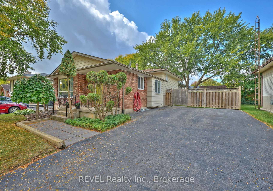 6237-monterey-avenue-niagara-falls-ontario-x12431637