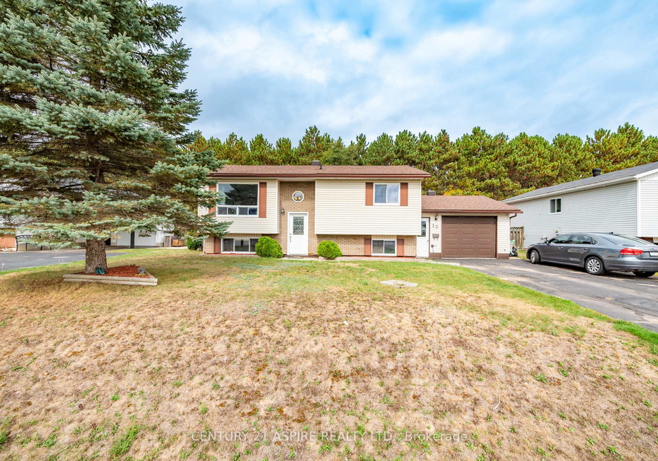 12-dutch-drive-petawawa-ontario-x12431726