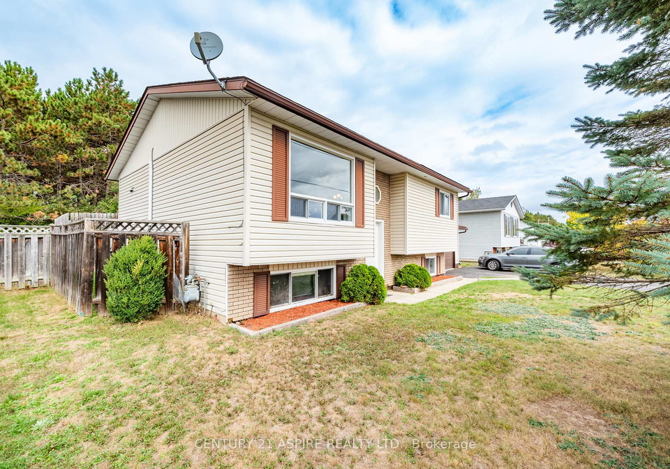 12-dutch-drive-petawawa-ontario-x12431726