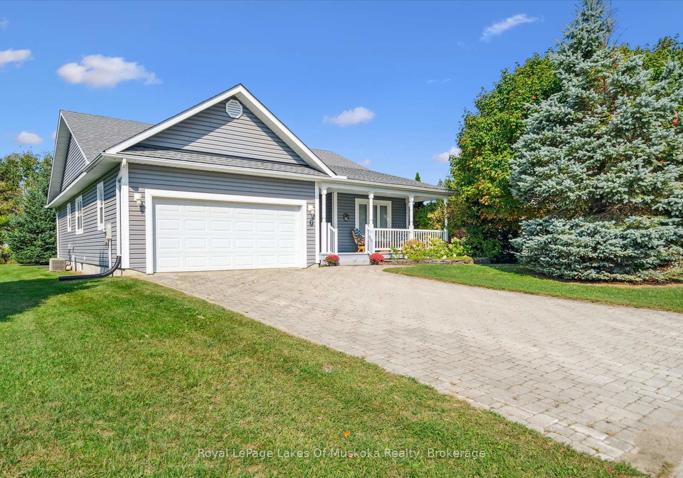 7-inveraray-court-bracebridge-ontario-x12431781
