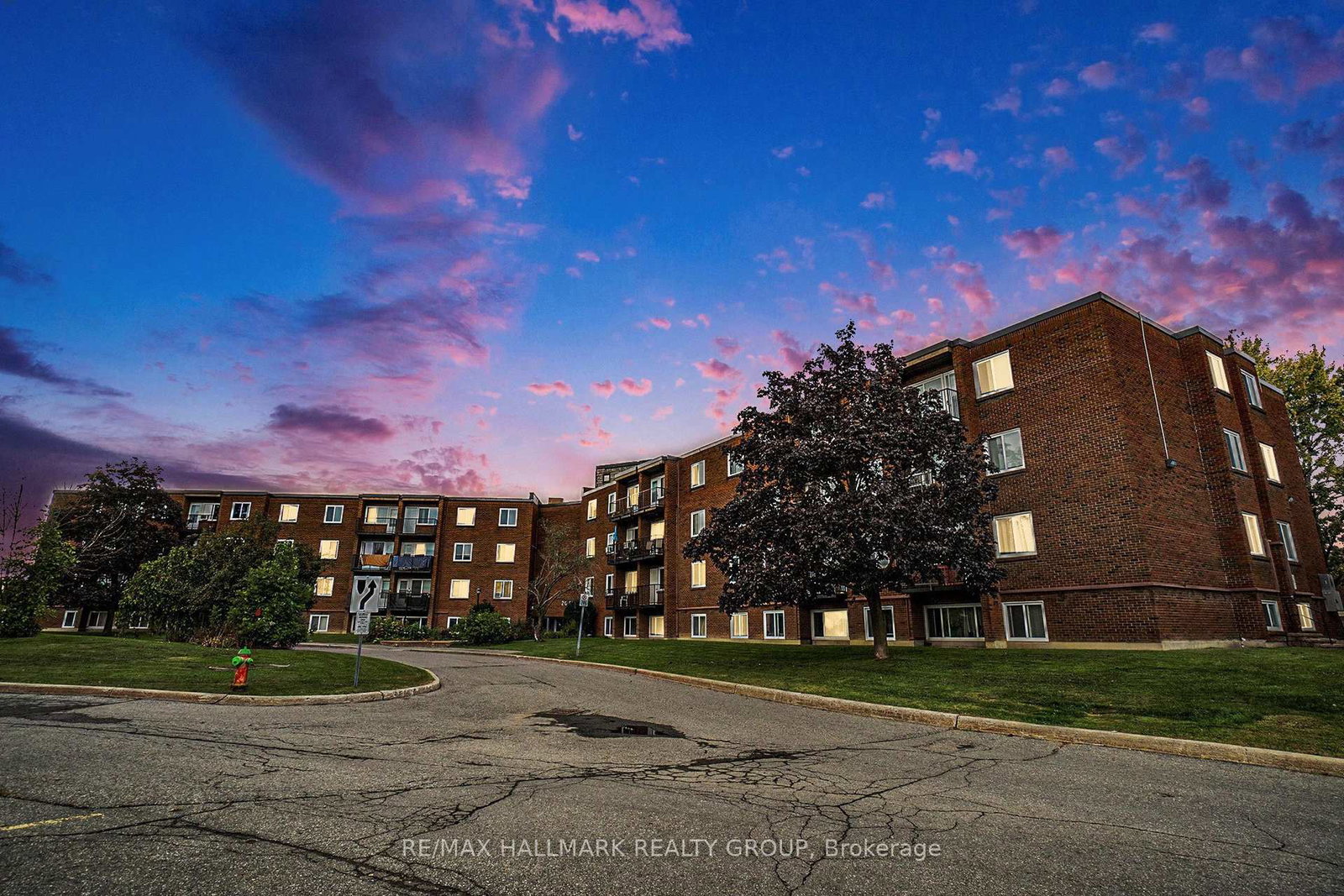 2041-arrowsmith-drive-beacon-hill-north-south-and-area-ottawa-ontario-x12431814