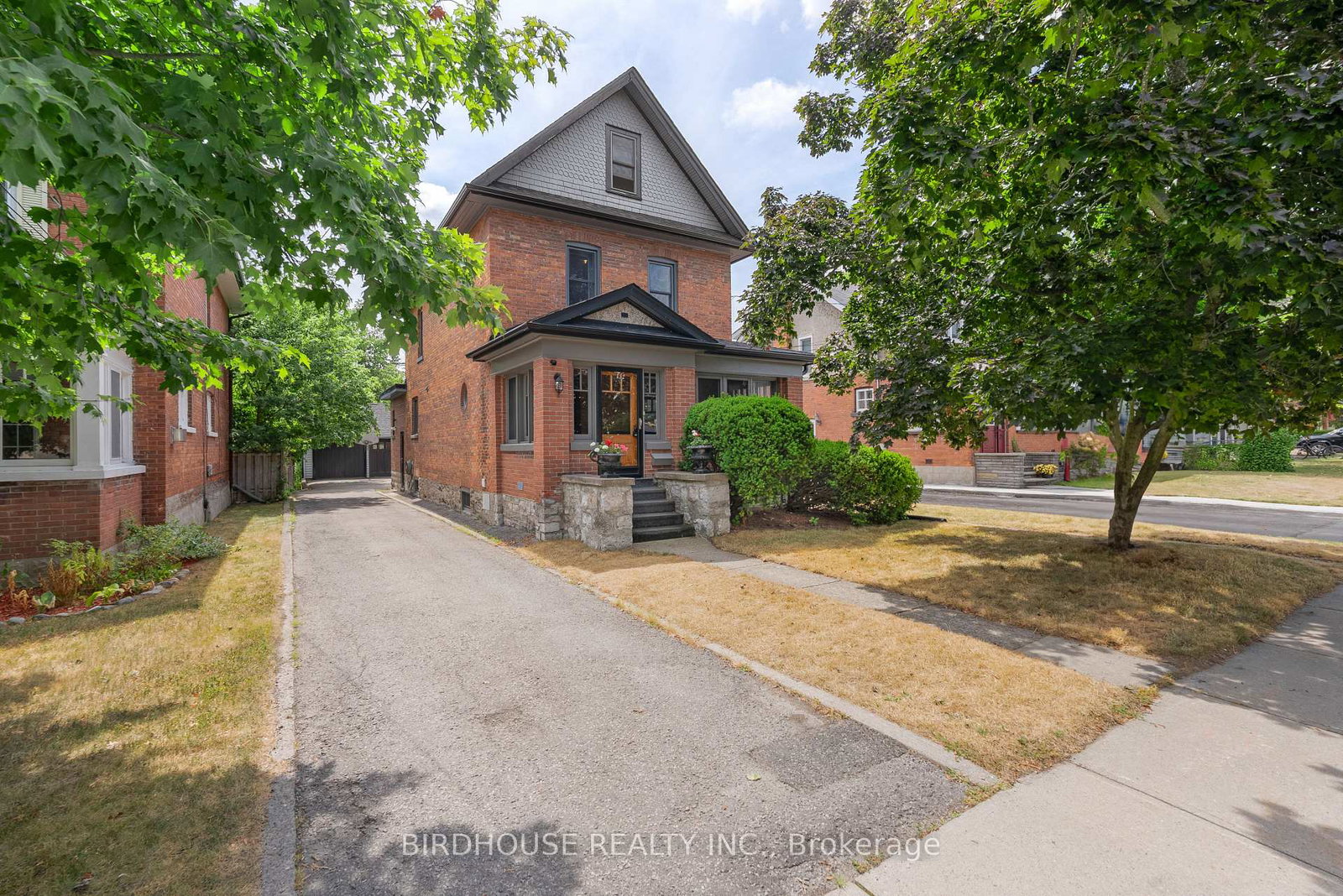 27-francis-street-kawartha-lakes-ontario-x12432499