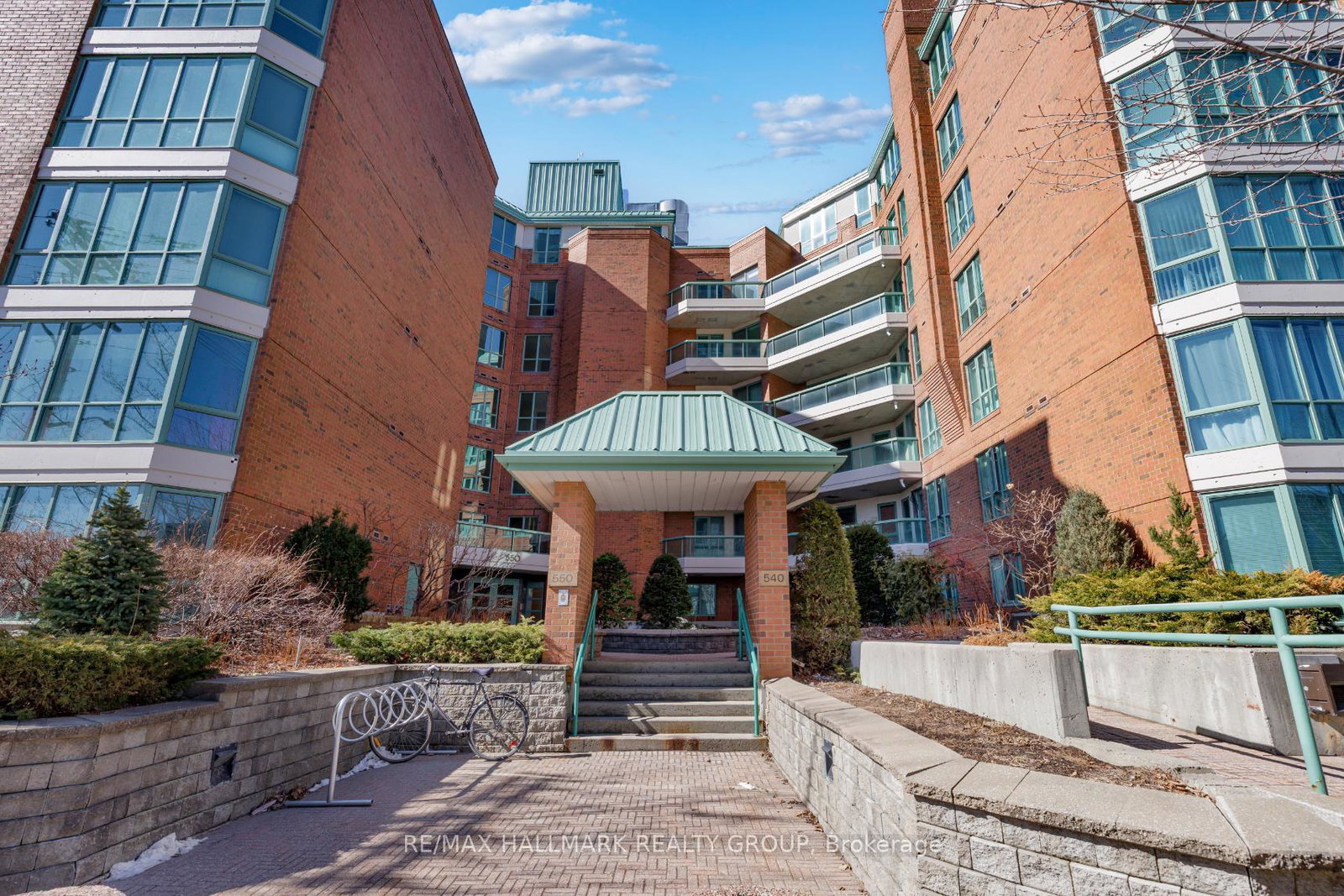 550-cambridge-street-s-dows-lake-civic-hospital-and-area-ottawa-ontario-x12432560