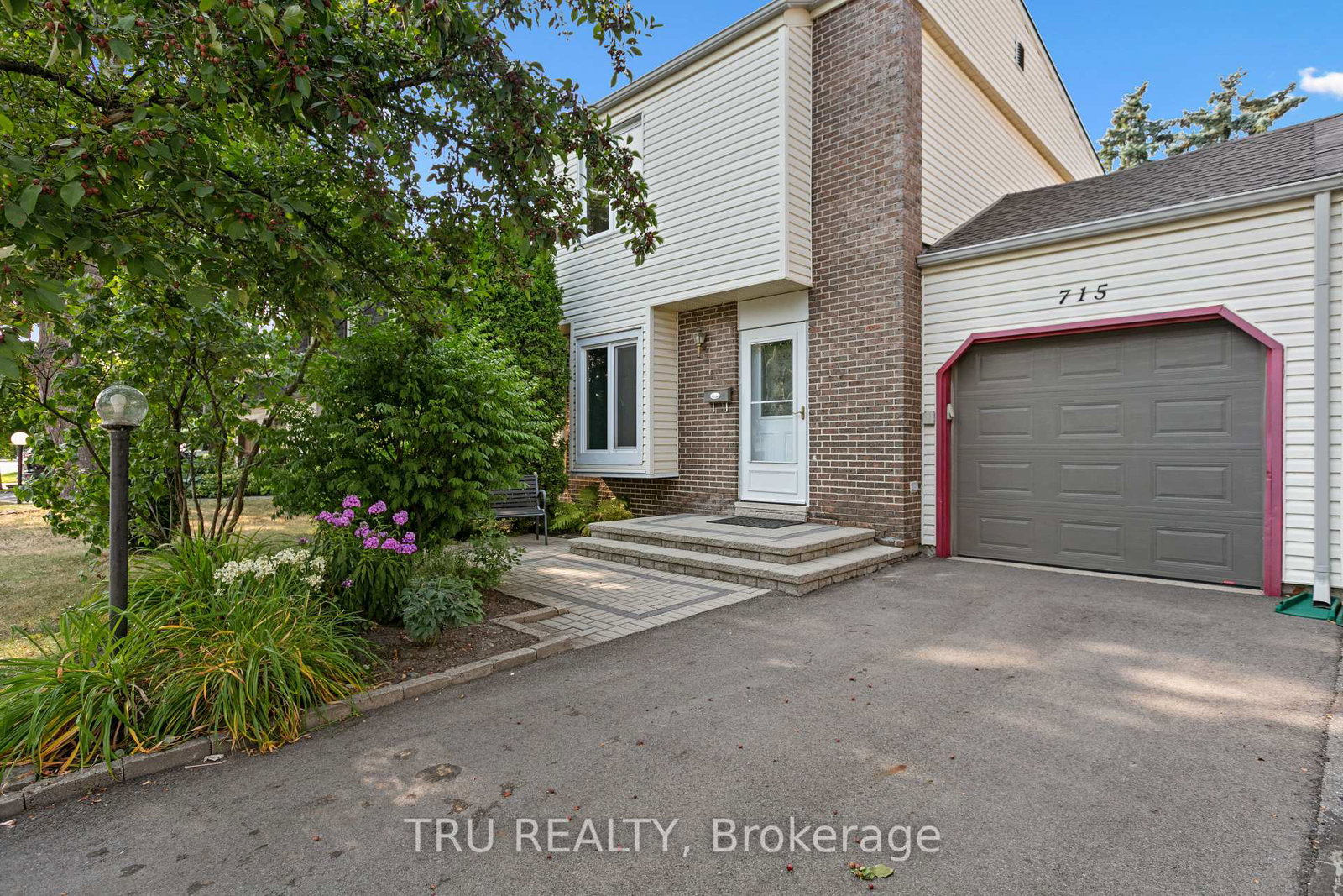 715-mooneys-bay-place-ottawa-ontario-x12432597
