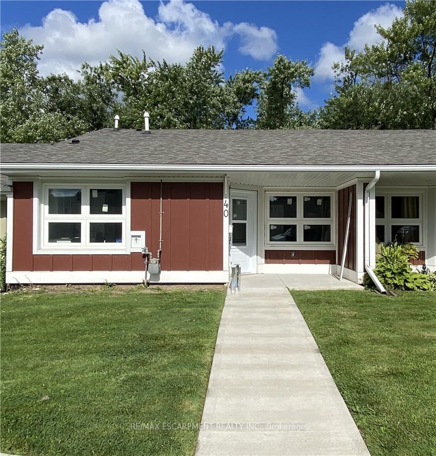 40-szollosy-circle-hamilton-ontario-x12433355