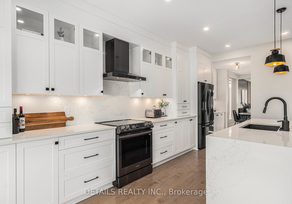 480-famille-laporte-avenue-s-ottawa-ontario-x12433465