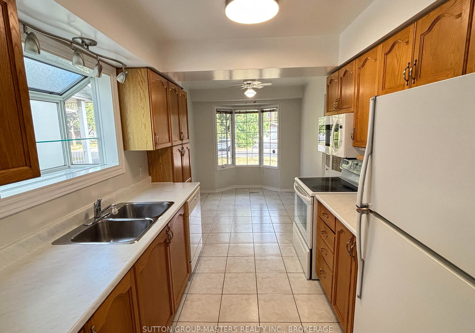 1077-acadia-drive-kingston-ontario-x12433737