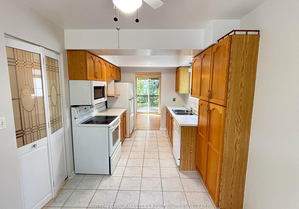 1077-acadia-drive-kingston-ontario-x12433737