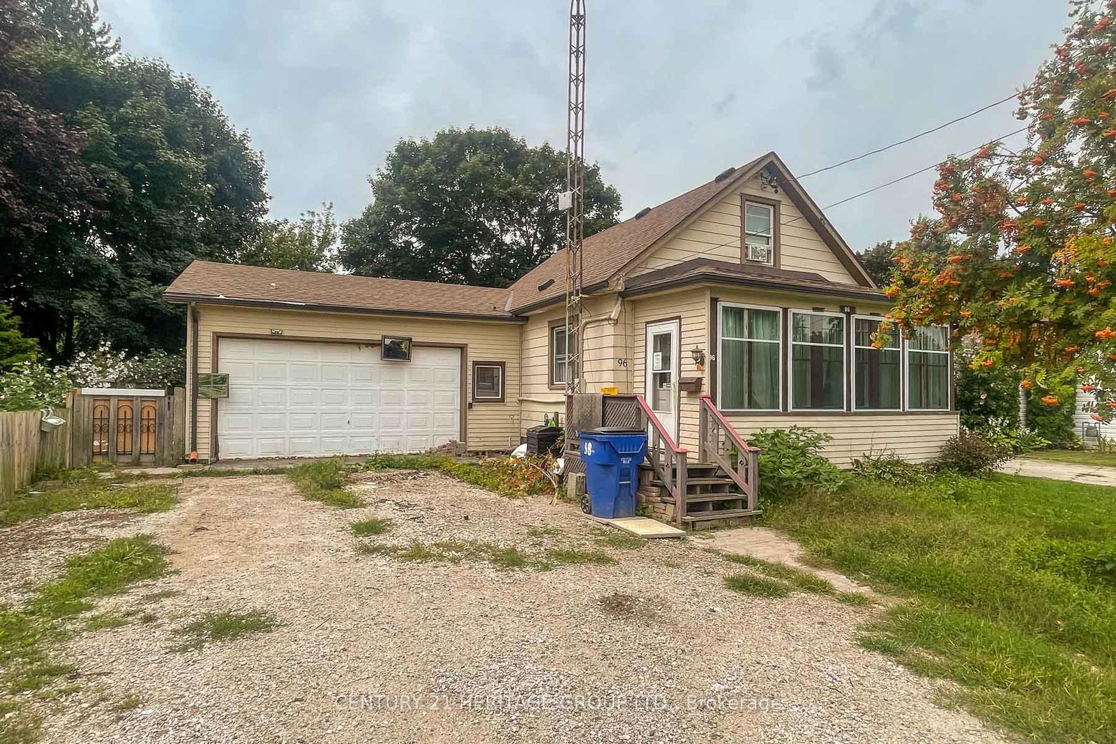 96-woods-street-chatham-kent-ontario-x12433889