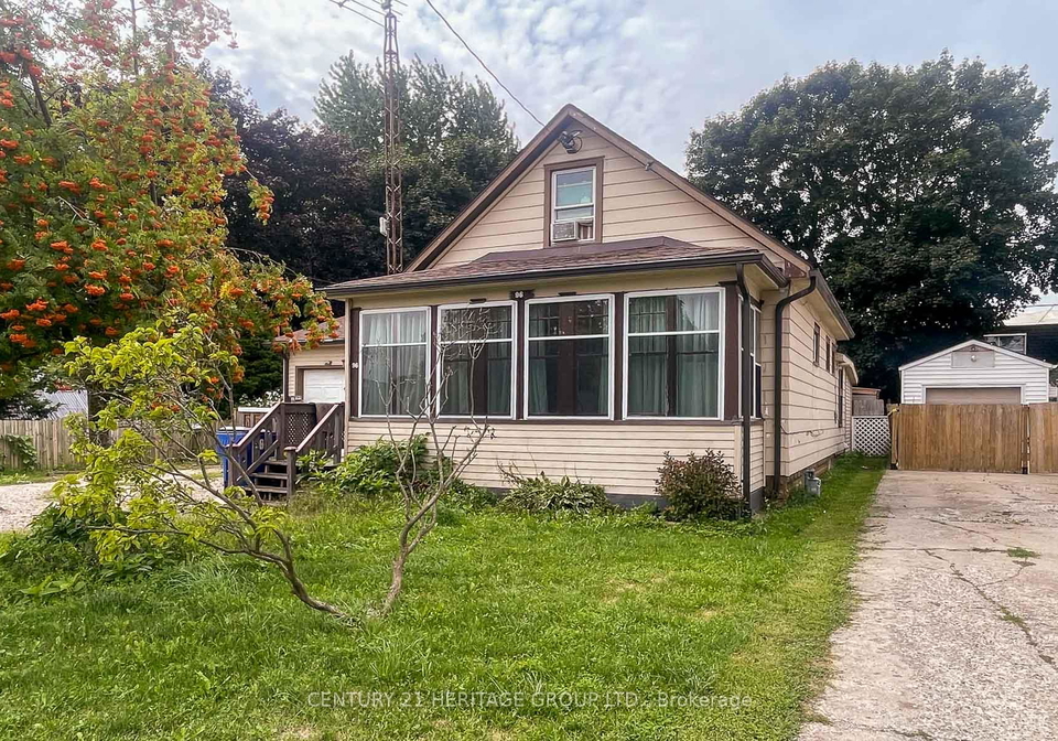 96-woods-street-chatham-kent-ontario-x12433889