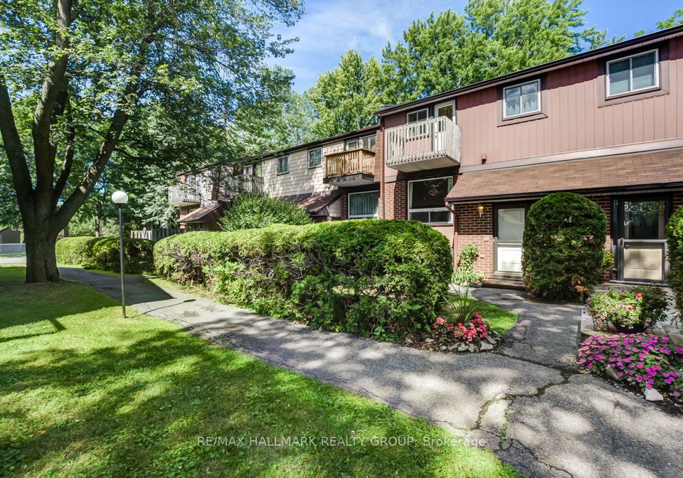 403-montfort-street-ottawa-ontario-x12433935