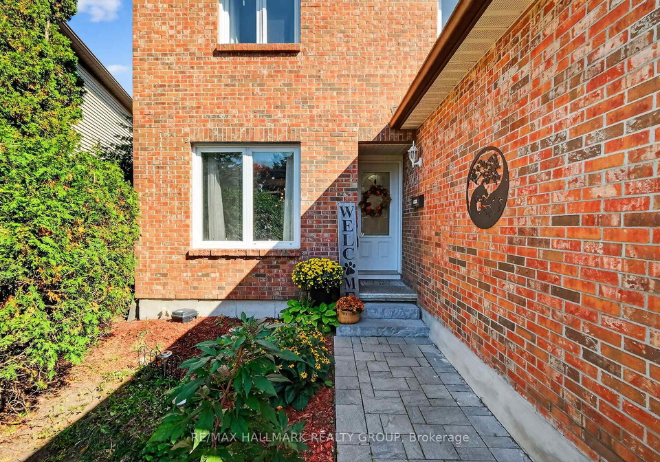 1821-brousseau-crescent-ottawa-ontario-x12434478