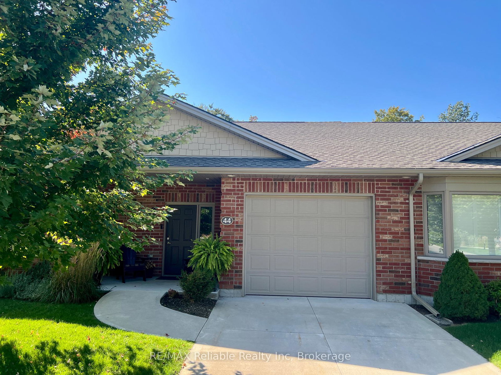 44-bayfield-mews-lane-bluewater-ontario-x12434598