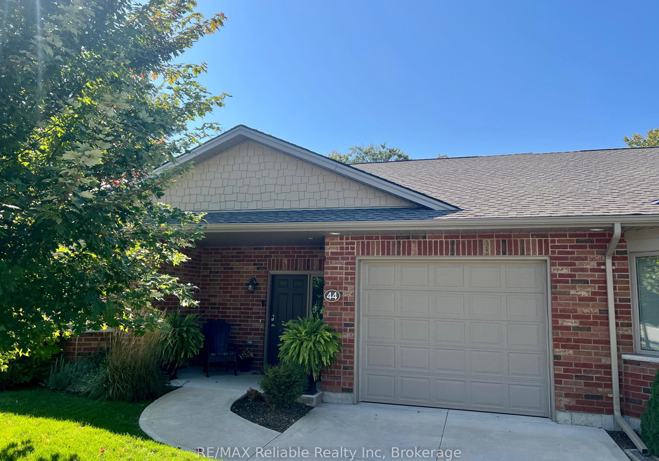 44-bayfield-mews-lane-bluewater-ontario-x12434598