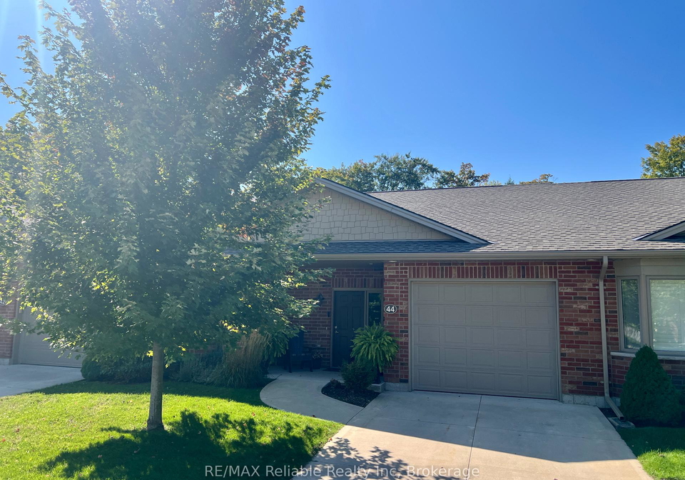 44-bayfield-mews-lane-bluewater-ontario-x12434598