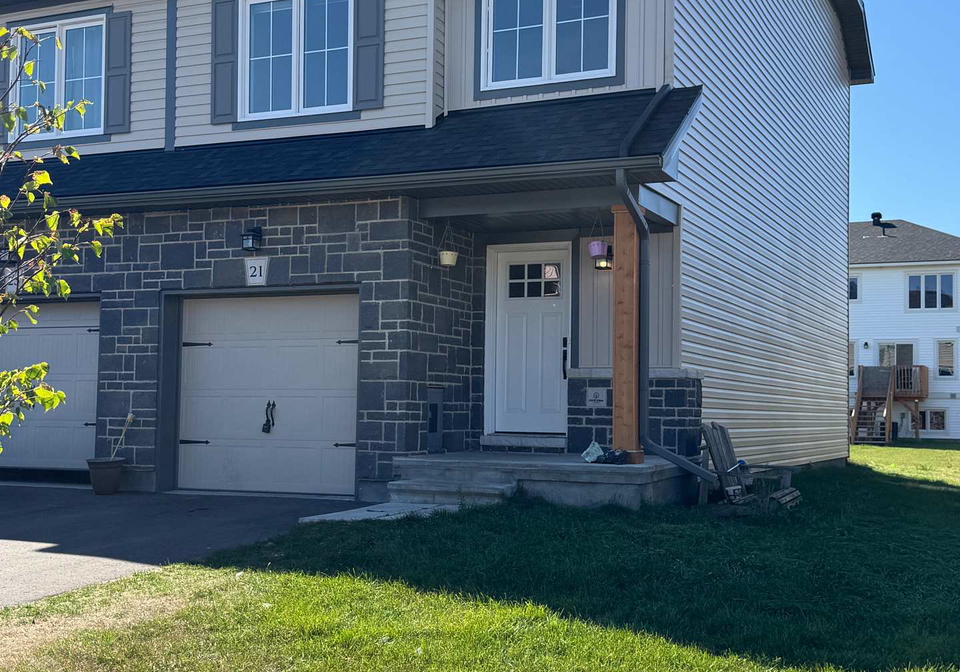 21-margaret-graham-terrace-smiths-falls-ontario-x12435016