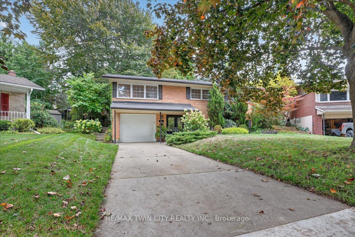 12-glendale-place-cambridge-ontario-x12435097