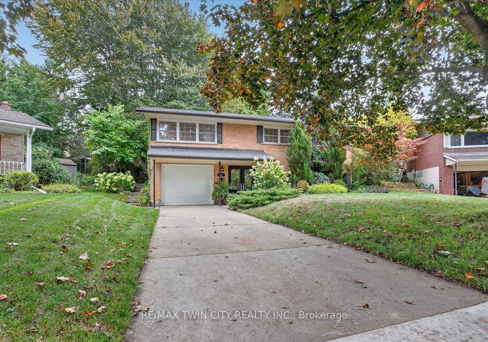 12-glendale-place-cambridge-ontario-x12435097
