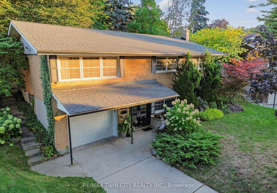 12-glendale-place-cambridge-ontario-x12435097