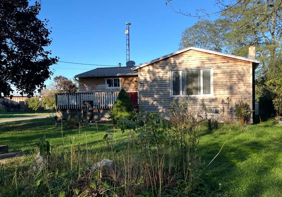 210-melville-road-prince-edward-county-ontario-x12435357