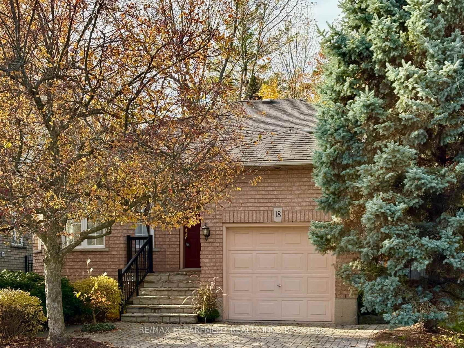 18-naples-boulevard-hamilton-ontario-x12435465