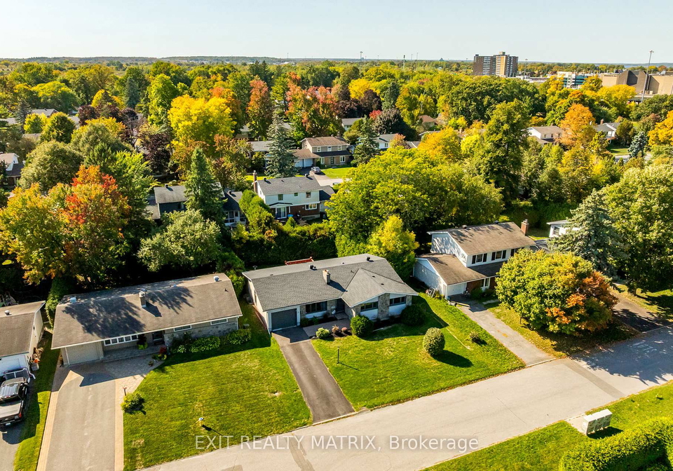 8-brian-crescent-ottawa-ontario-x12435997