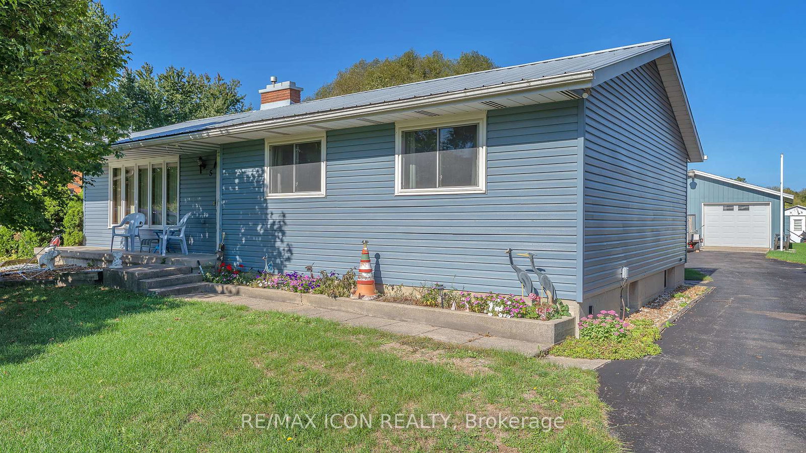 8274-burwell-road-e-lambton-shores-ontario-x12436056