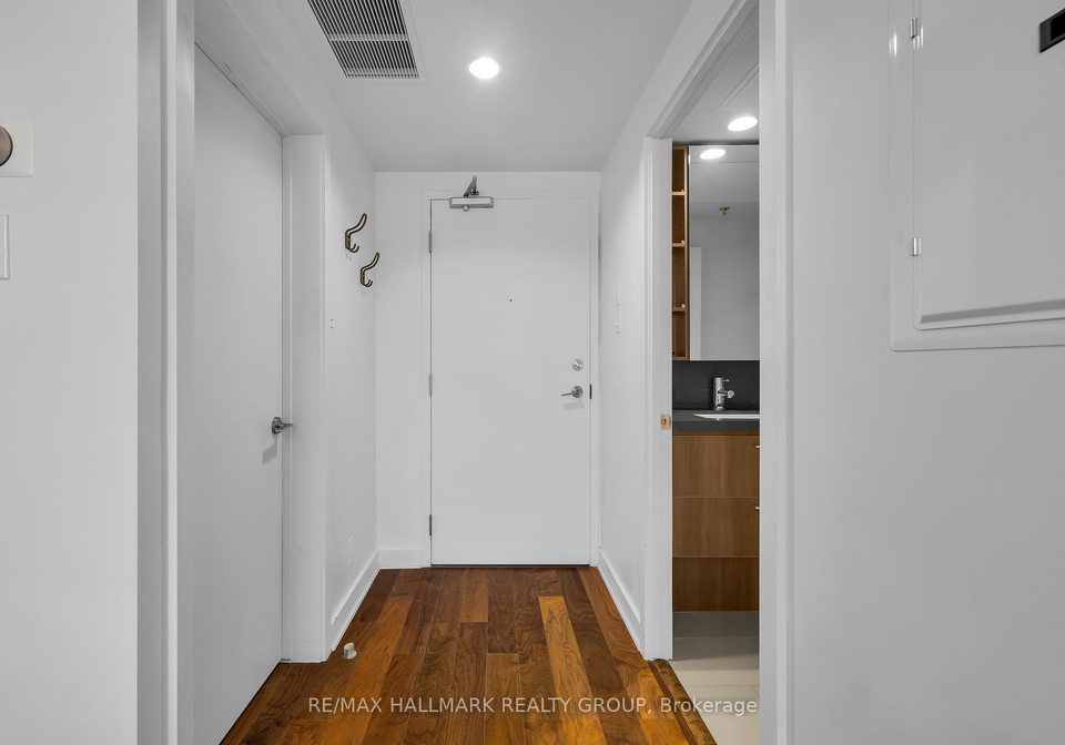 340-mcleod-street-ottawa-ontario-x12436163
