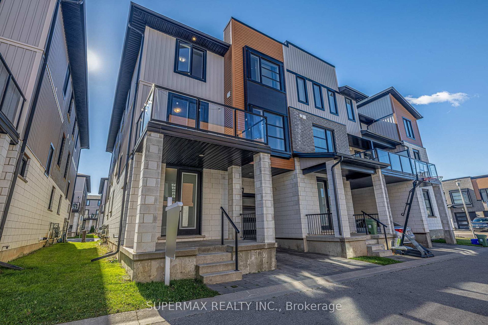 951-georgetown-drive-london-north-ontario-x12436254