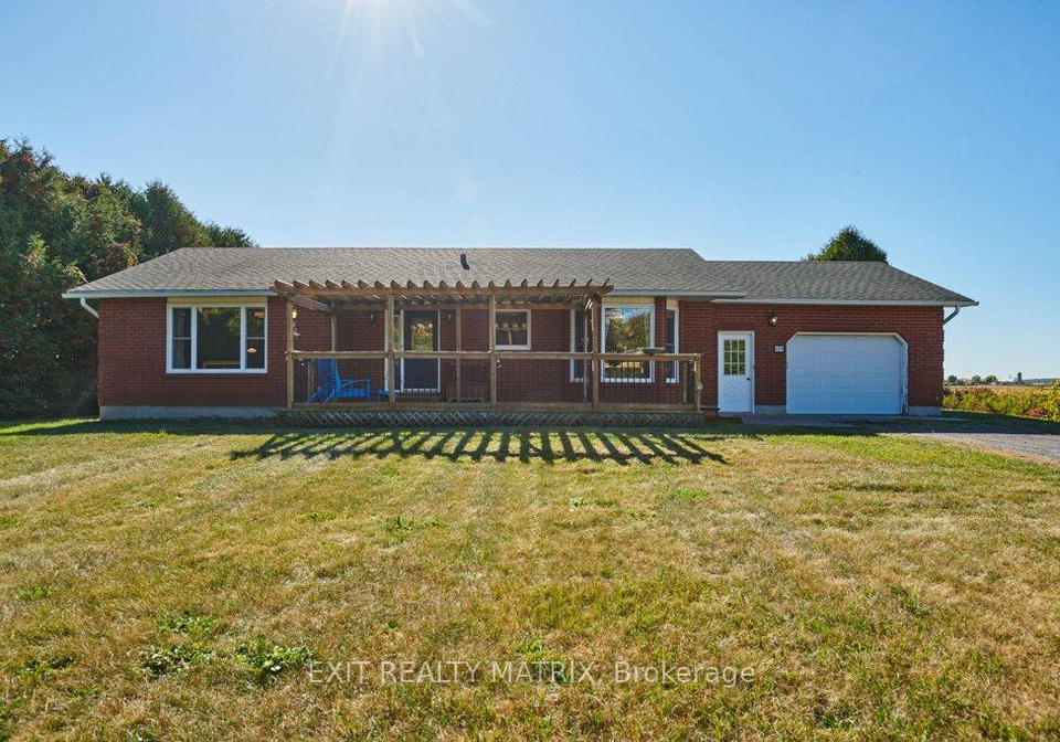 1374-county-7-road-north-dundas-ontario-x12436330