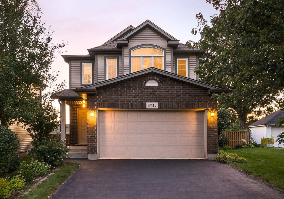 6747-ailanthus-avenue-niagara-falls-ontario-x12436752
