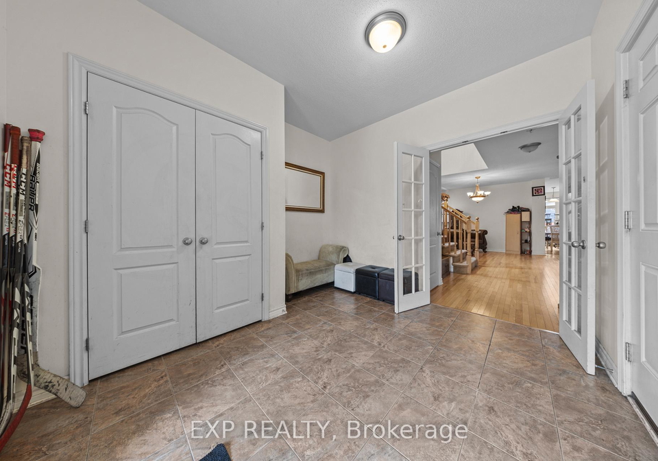 121-daglan-crescent-ottawa-ontario-x12436832