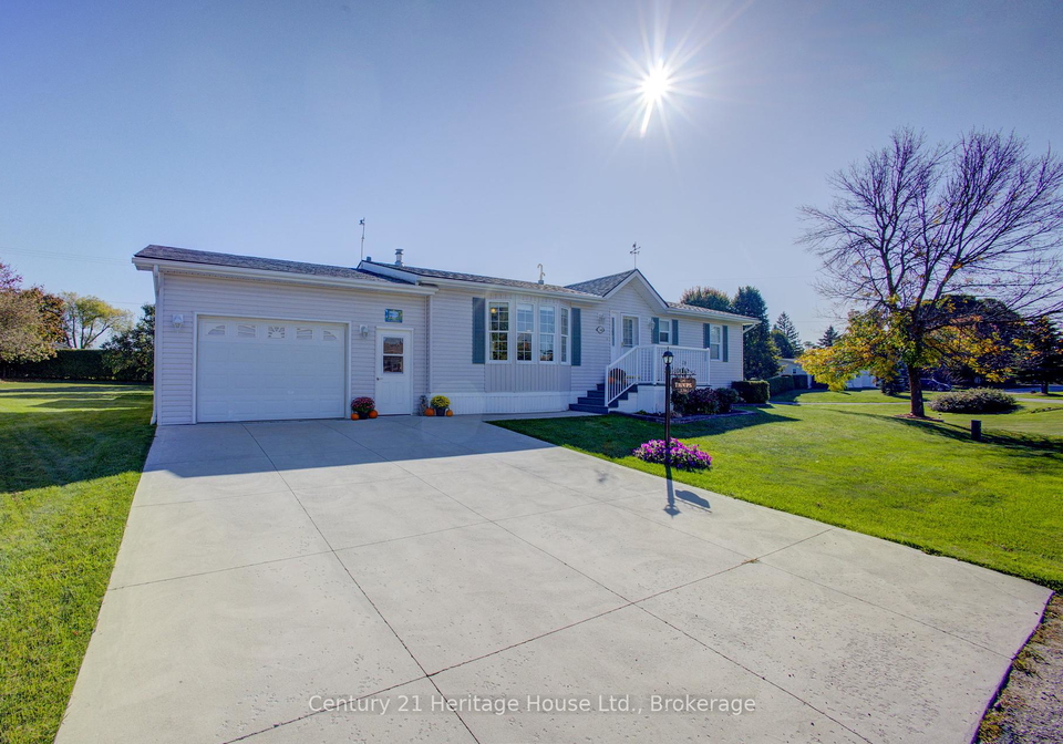 56-6612-minto-line-12-road-minto-ontario-x12436908
