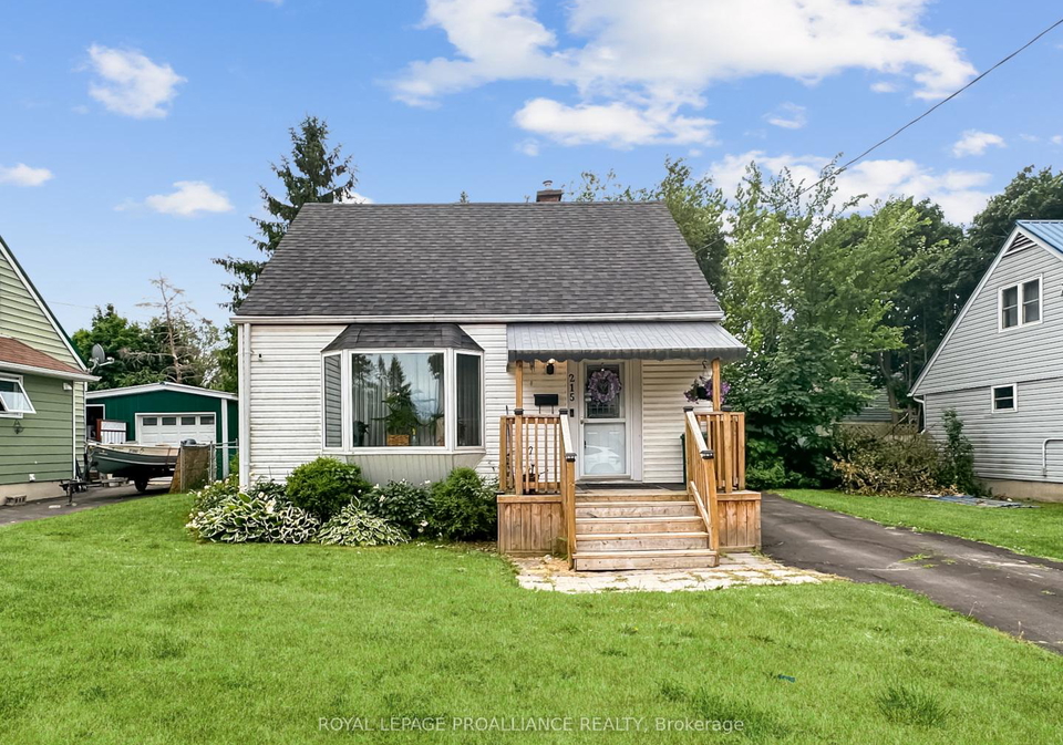 215-pine-street-belleville-ontario-x12436993