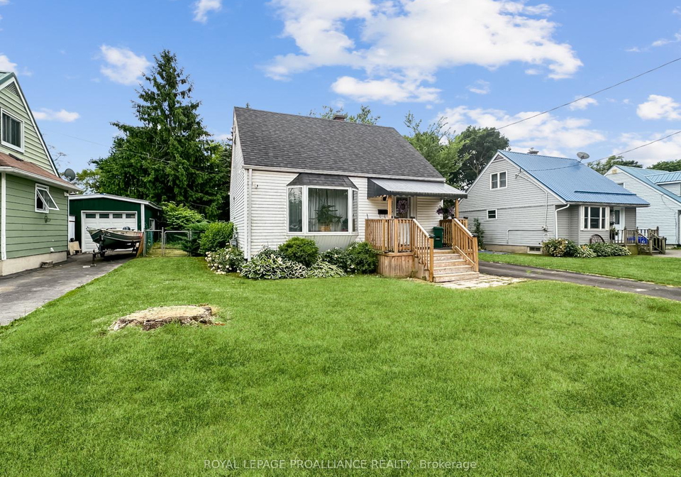 215-pine-street-belleville-ontario-x12436993