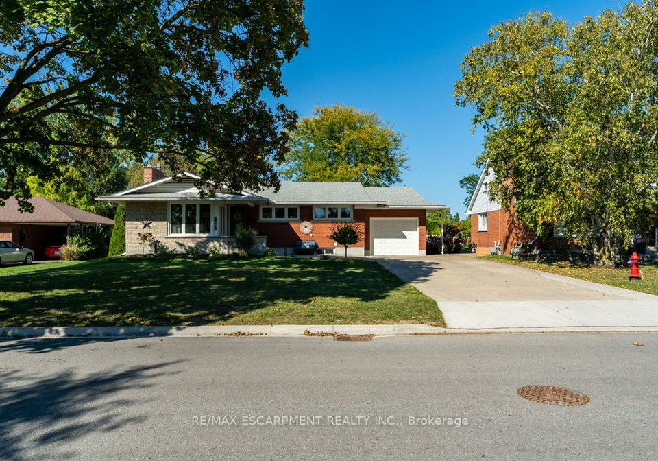 6975-oxford-street-niagara-falls-ontario-x12437109