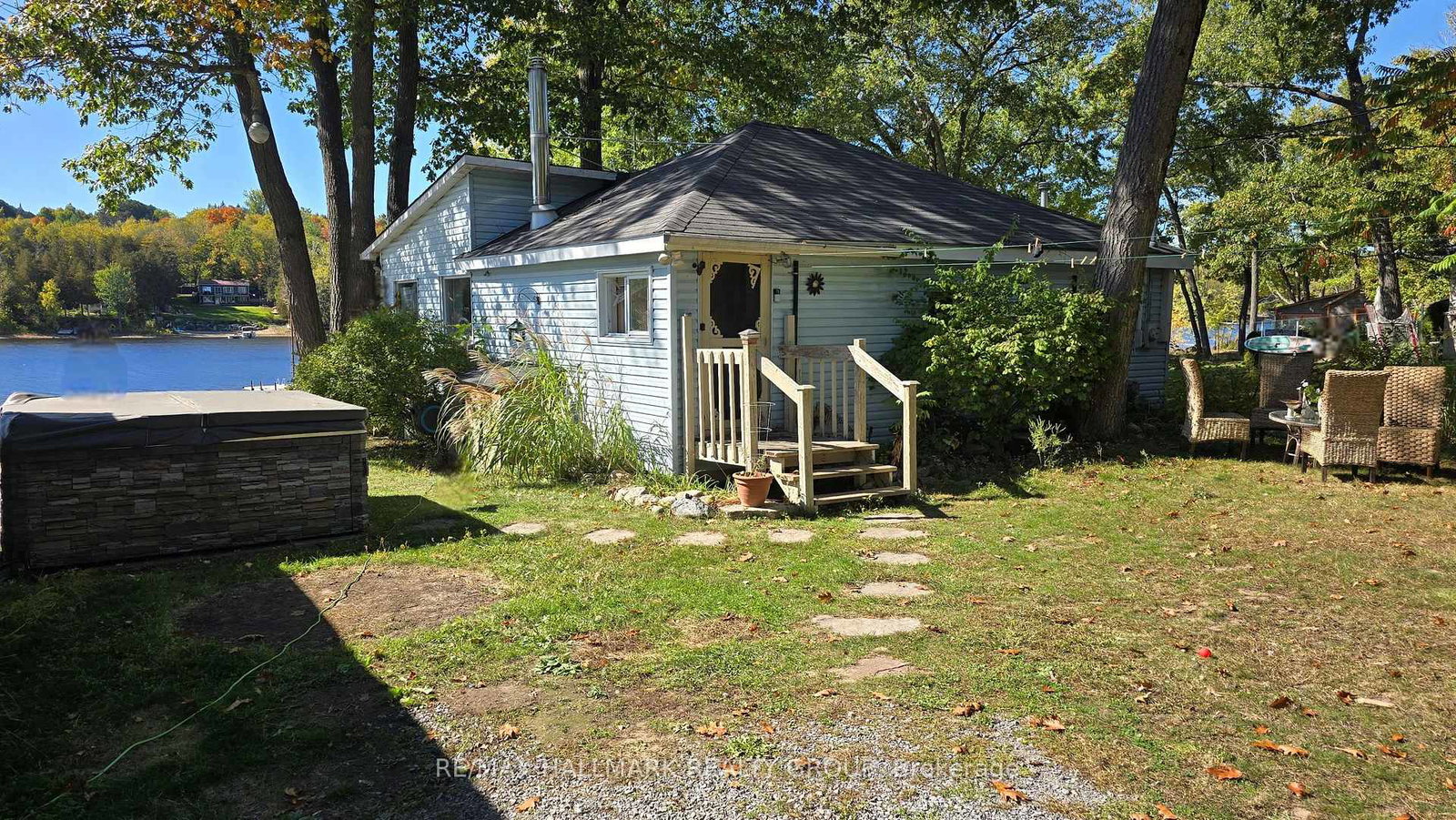 1048-bayview-drive-ottawa-ontario-x12437181