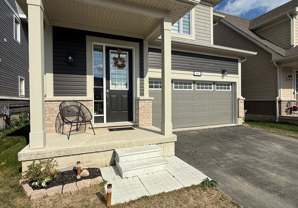 41-golf-links-drive-loyalist-ontario-x12437355