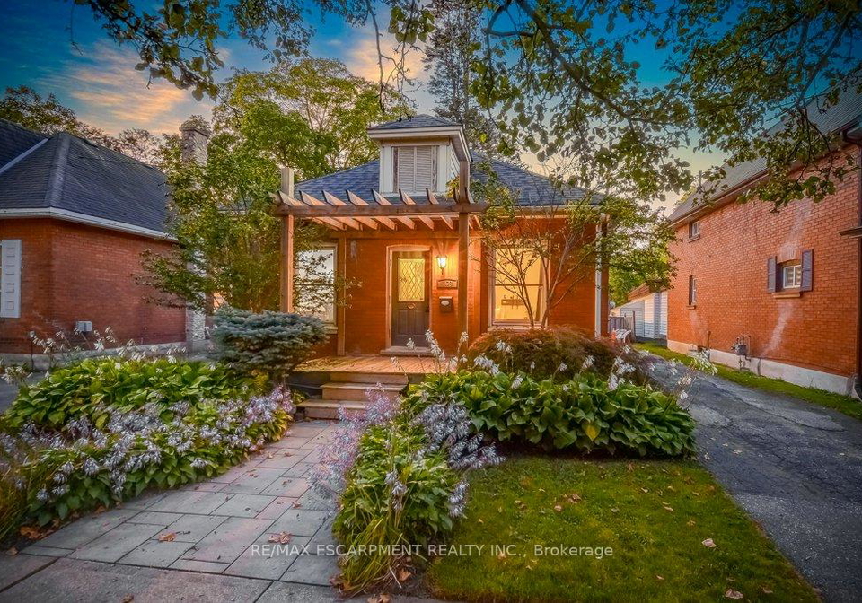 158-eagle-avenue-brantford-ontario-x12437445