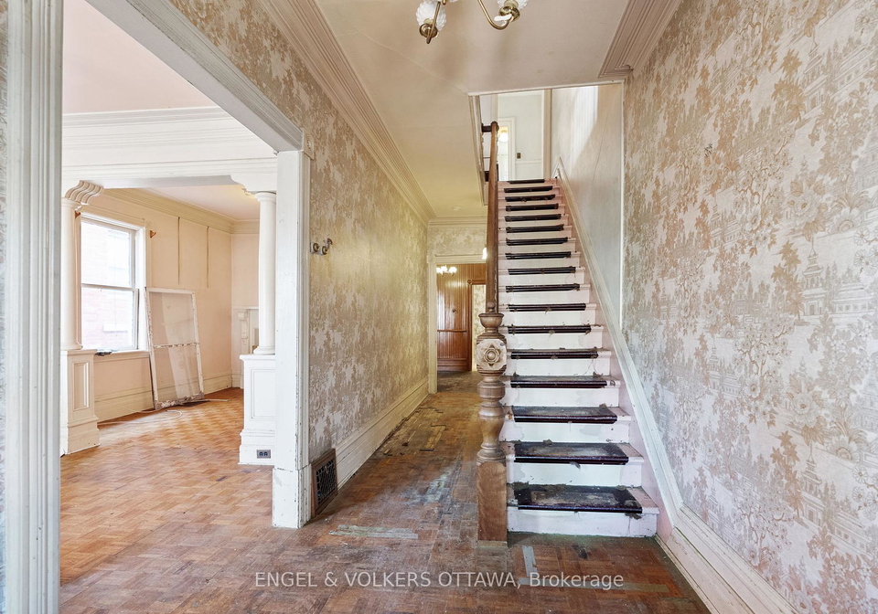 164-bayswater-avenue-ottawa-ontario-x12437448