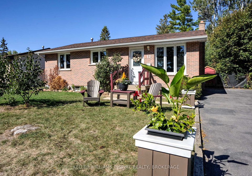 11-harvard-place-loyalist-ontario-x12437970