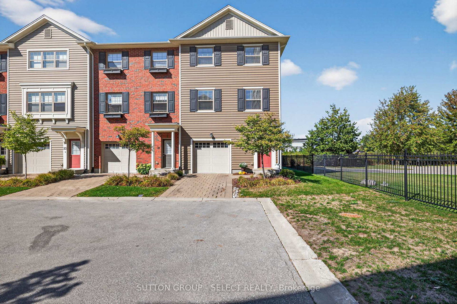 1040-coronation-drive-london-north-ontario-x12438098