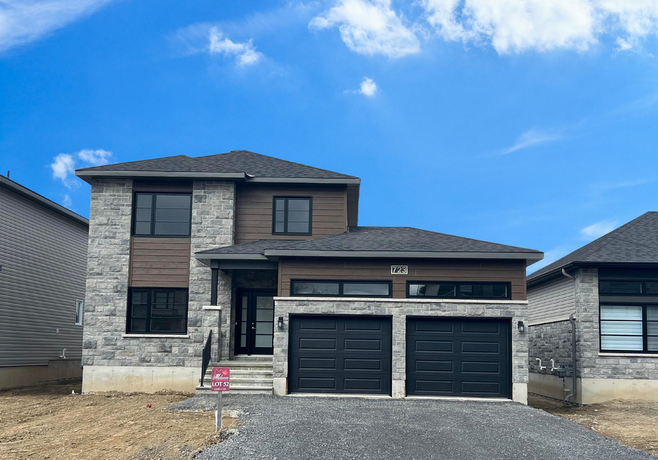 1060-chablis-crescent-russell-ontario-x12438111