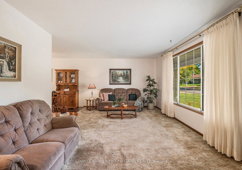 521-ridgewood-drive-cornwall-ontario-x12438144