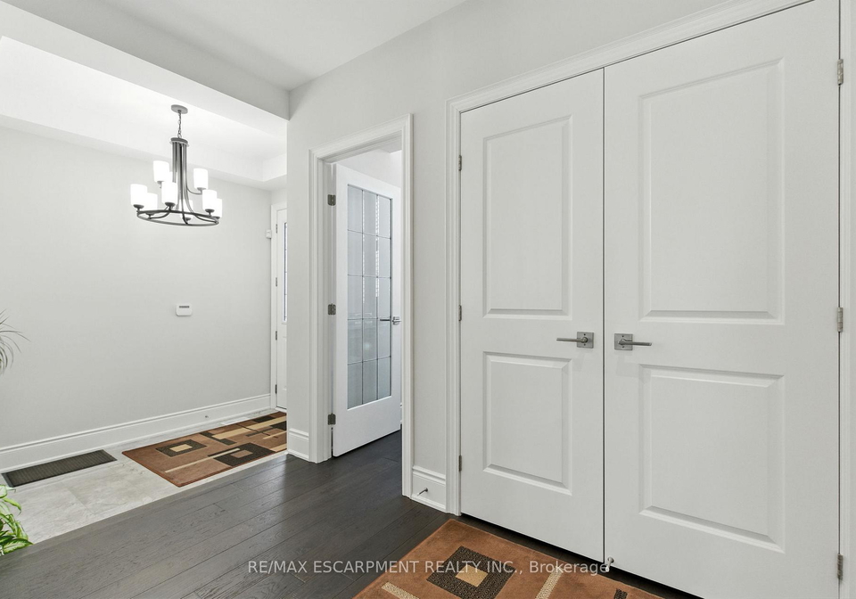 15-robarts-drive-hamilton-ontario-x12438154