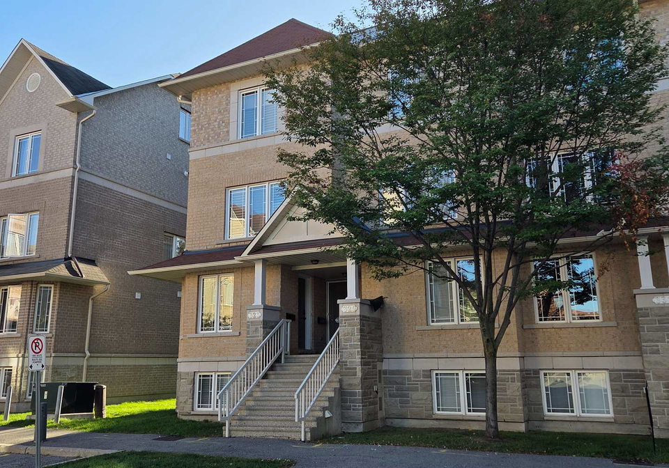 329-paseo-private-ottawa-ontario-x12438257