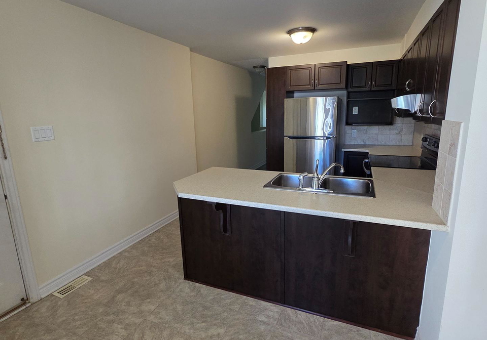 329-paseo-private-ottawa-ontario-x12438257