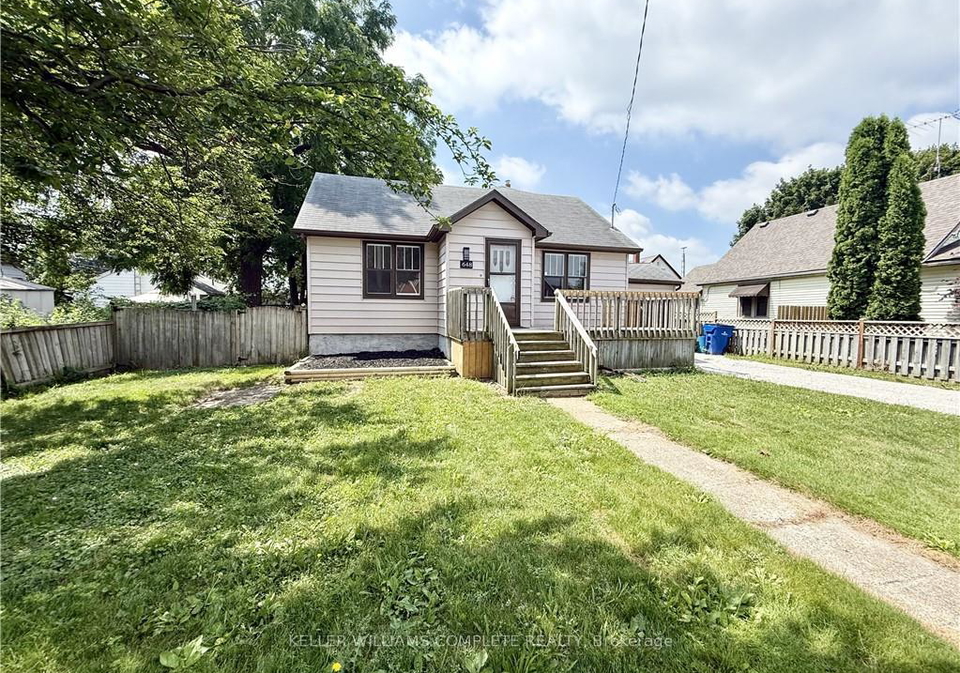 648-wallace-street-chatham-kent-ontario-x12438503