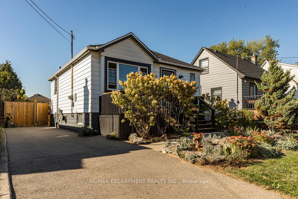 80-east-39th-street-hamilton-ontario-x12438939
