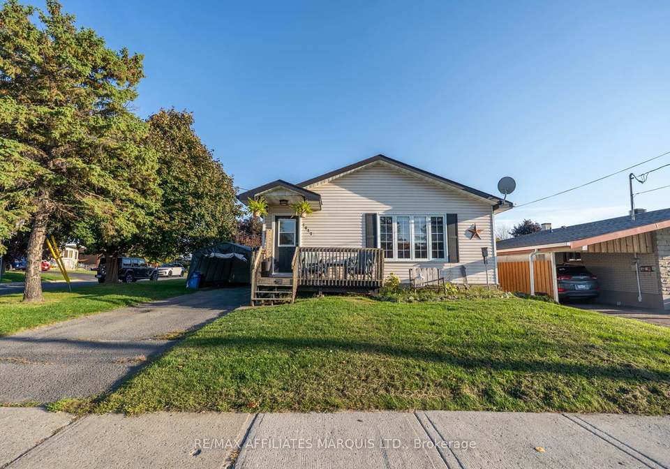 1017-marleau-avenue-cornwall-ontario-x12439014